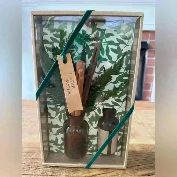 NEW Anthropologie Holiday Botanical Bouquet Diffuser 🌲 - Picture 4 of 5